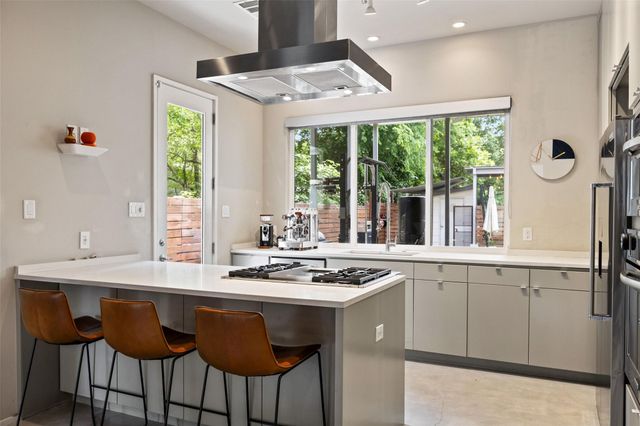 613 W Annie ST A, Austin, TX 78704