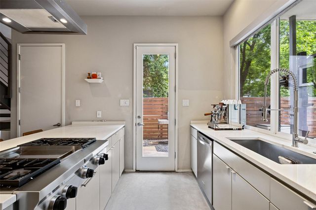 613 W Annie ST A, Austin, TX 78704