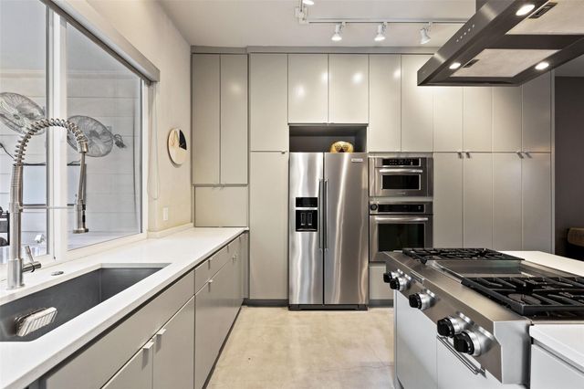 613 W Annie ST A, Austin, TX 78704