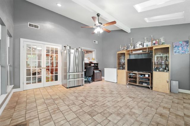 1602 W 6th Street, Irving, TX 75060