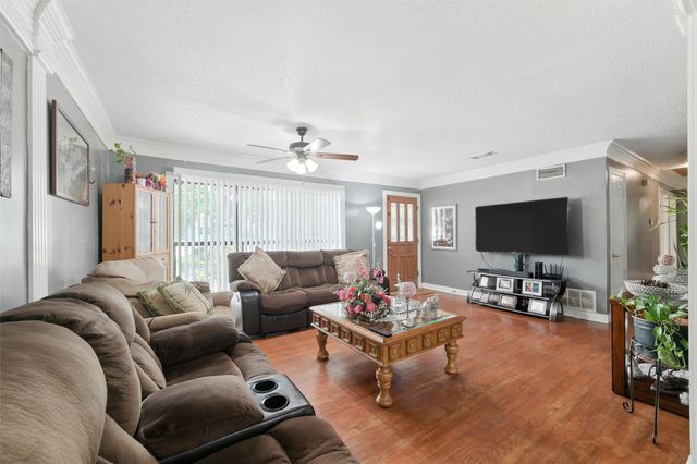1602 W 6th Street, Irving, TX 75060