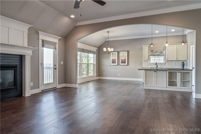 4024 Glenwood Way, Sellersburg, IN 47172