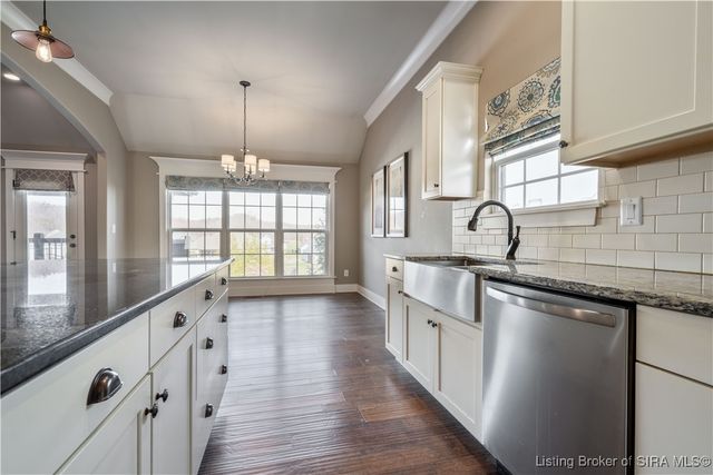 4024 Glenwood Way, Sellersburg, IN 47172