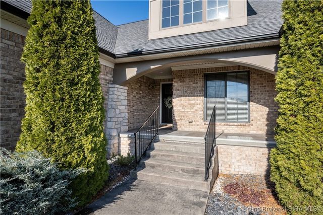 4024 Glenwood Way, Sellersburg, IN 47172