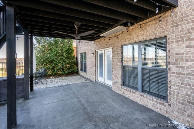 4024 Glenwood Way, Sellersburg, IN 47172