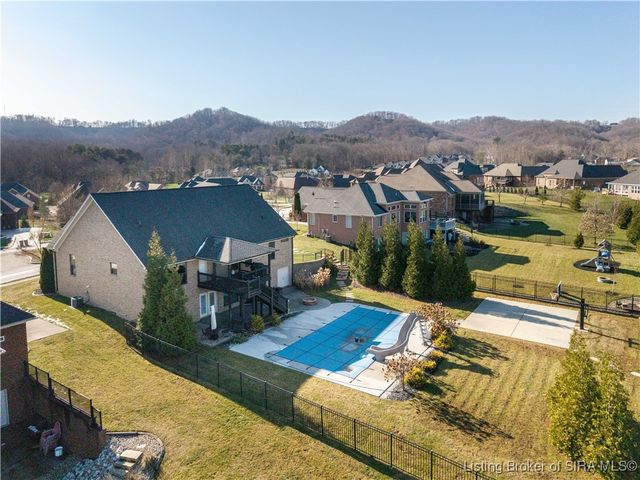 4024 Glenwood Way, Sellersburg, IN 47172