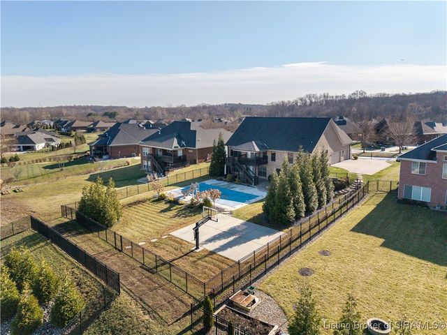 4024 Glenwood Way, Sellersburg, IN 47172