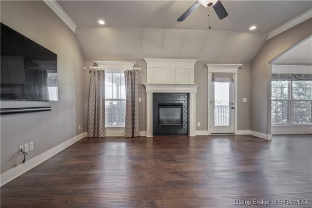 4024 Glenwood Way, Sellersburg, IN 47172