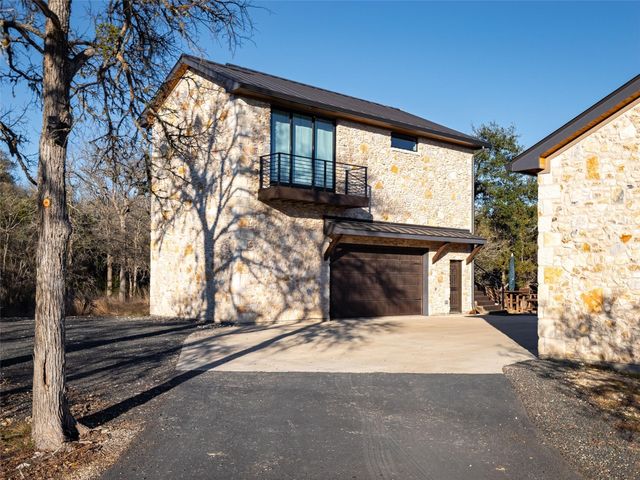 435 Gardenia DR, Wimberley, TX 78676
