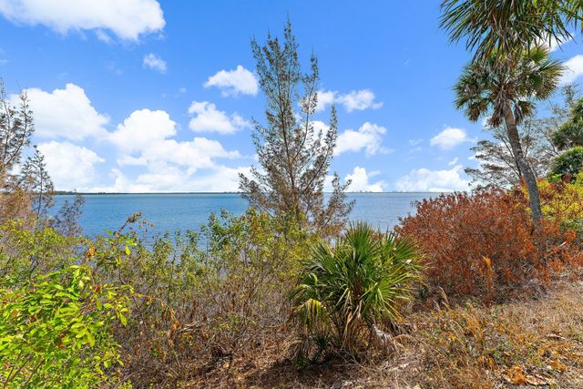 8907 S Indian River Drive, Fort Pierce, FL 34982