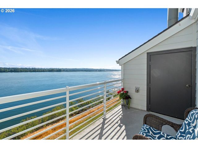 303 N HAYDEN BAY Dr, Portland, OR 97217