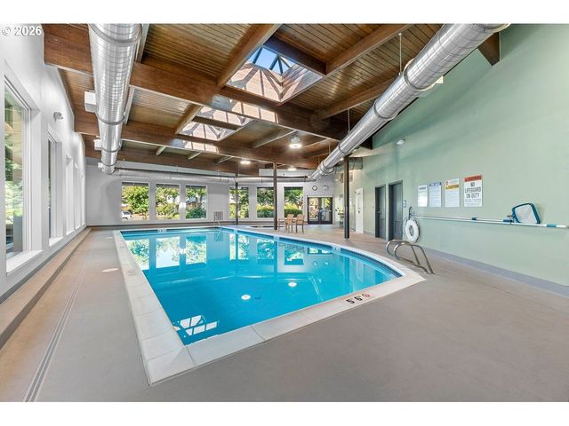 303 N HAYDEN BAY Dr, Portland, OR 97217