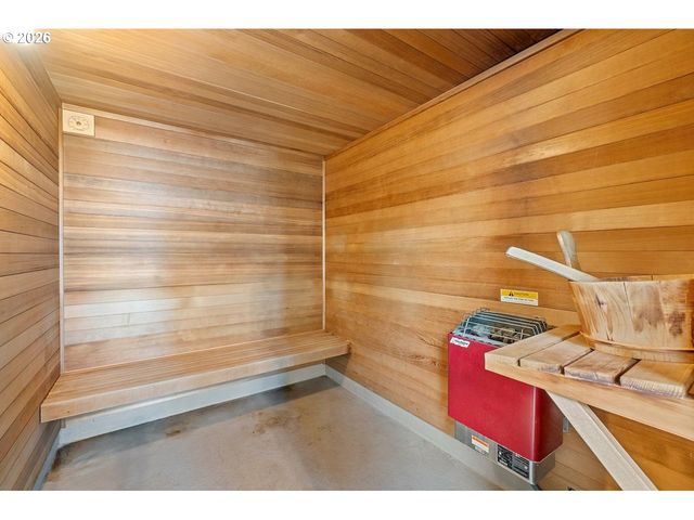 303 N HAYDEN BAY Dr, Portland, OR 97217