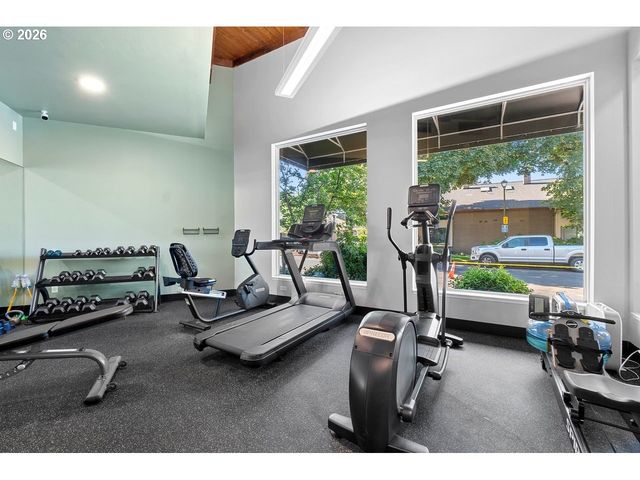 303 N HAYDEN BAY Dr, Portland, OR 97217