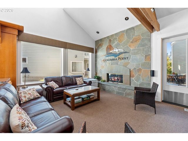 303 N HAYDEN BAY Dr, Portland, OR 97217