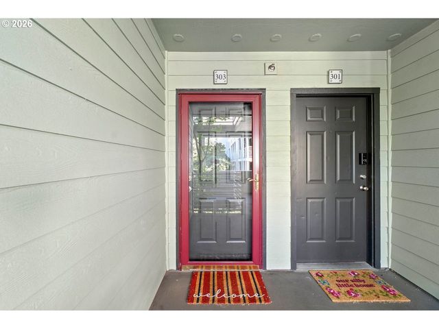 303 N HAYDEN BAY Dr, Portland, OR 97217