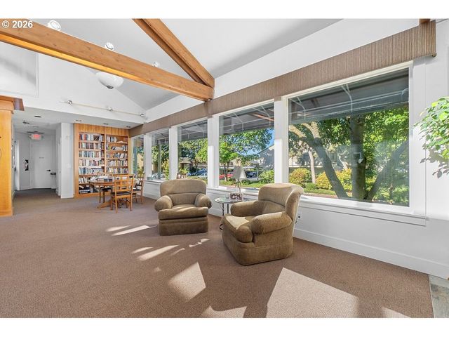 303 N HAYDEN BAY Dr, Portland, OR 97217