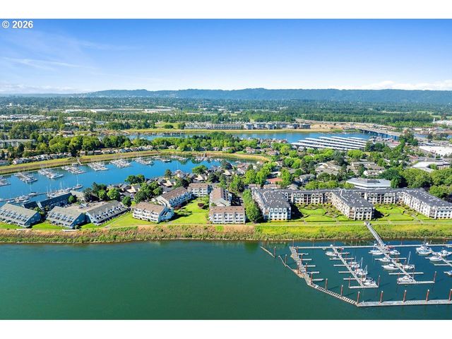 303 N HAYDEN BAY Dr, Portland, OR 97217