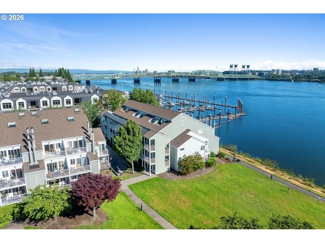 303 N HAYDEN BAY Dr, Portland, OR 97217