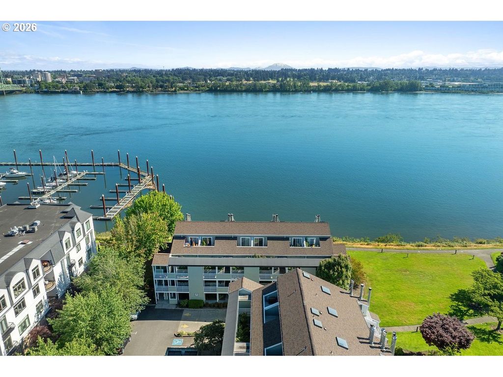 303 N HAYDEN BAY Dr, Portland, OR 97217