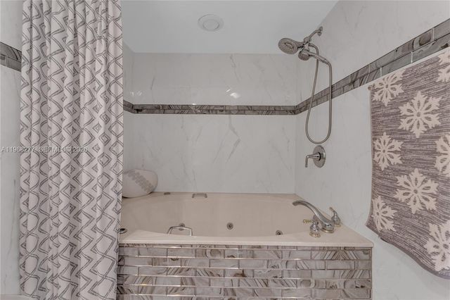 4100 Galt Ocean Dr 202, Fort Lauderdale, FL 33308