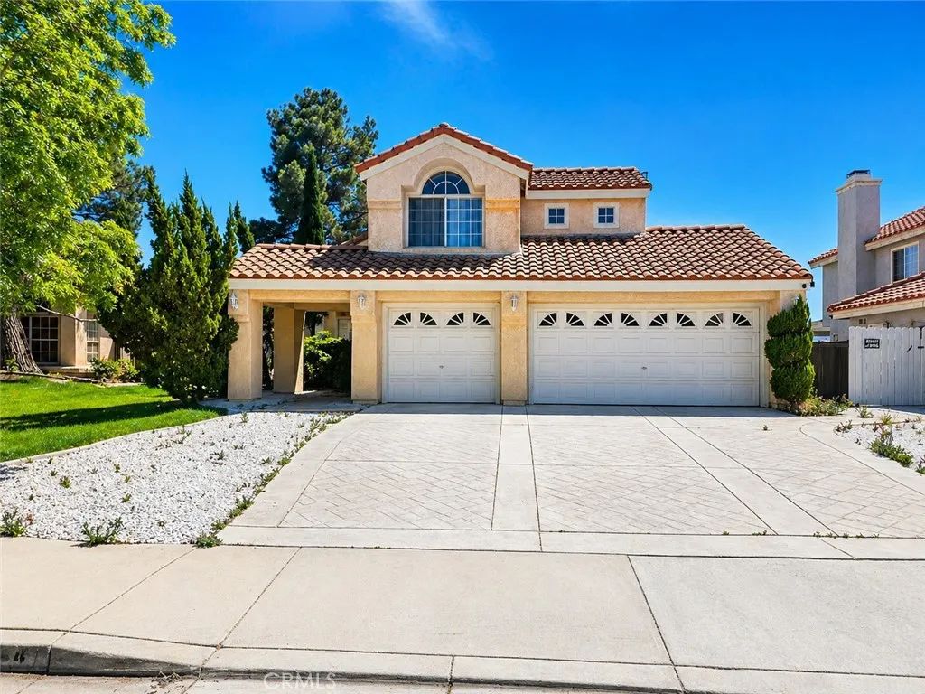 6044 Catalina, Palmdale, CA 93552