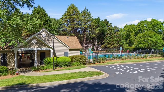 7011 Long Run Lane, Charlotte, NC 28216