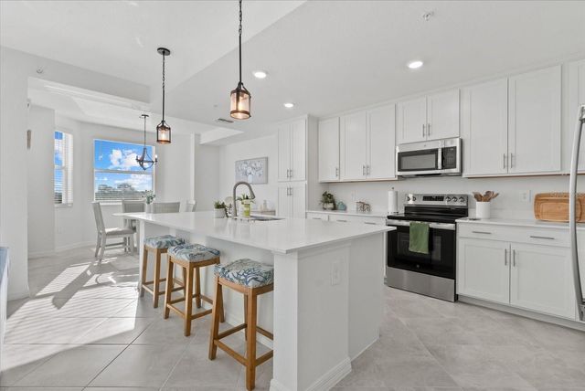 17570 OPAL SAND DRIVE 302, Venice, FL 34293