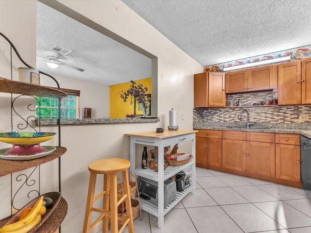 6171 SW 6th, Margate, FL 33068