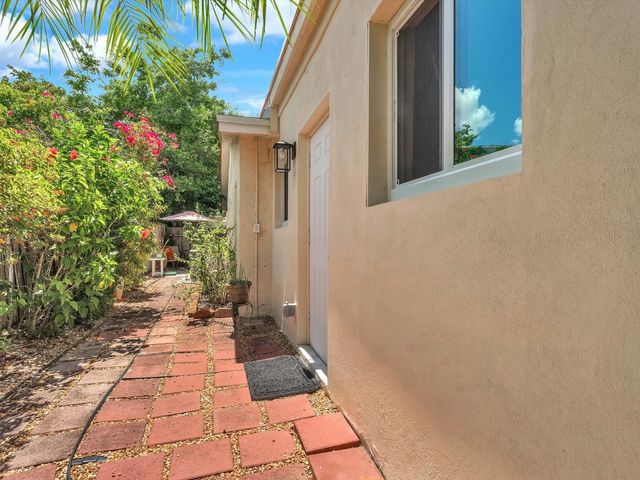 6171 SW 6th, Margate, FL 33068