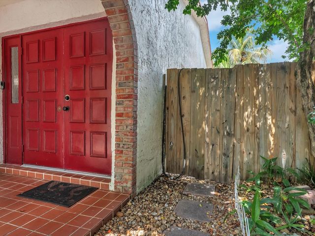 6171 SW 6th, Margate, FL 33068