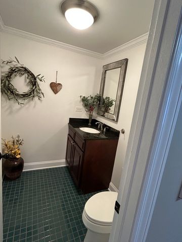 16 Robert Avenue, Prospect Heights, IL 60070