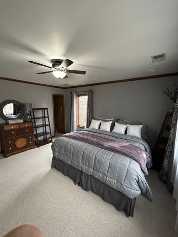 16 Robert Avenue, Prospect Heights, IL 60070