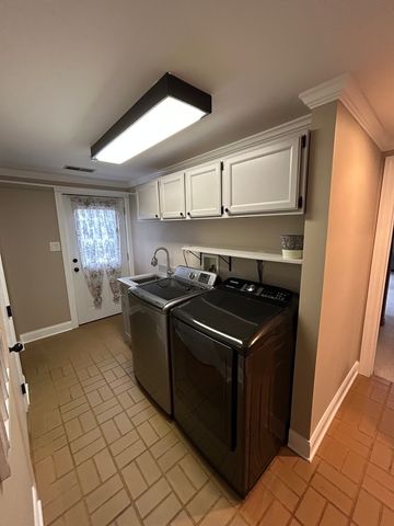 16 Robert Avenue, Prospect Heights, IL 60070