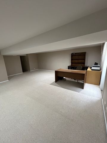 16 Robert Avenue, Prospect Heights, IL 60070