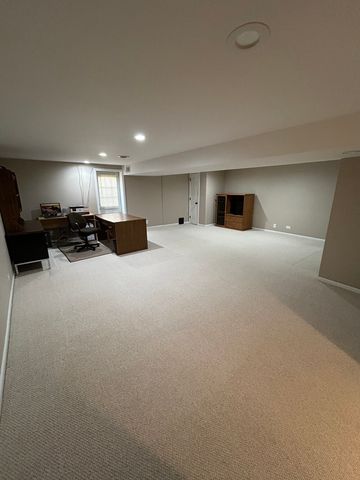 16 Robert Avenue, Prospect Heights, IL 60070