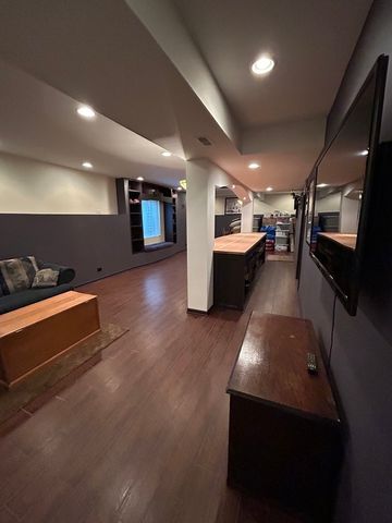 16 Robert Avenue, Prospect Heights, IL 60070