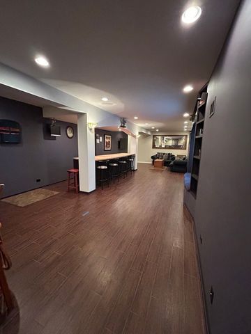 16 Robert Avenue, Prospect Heights, IL 60070