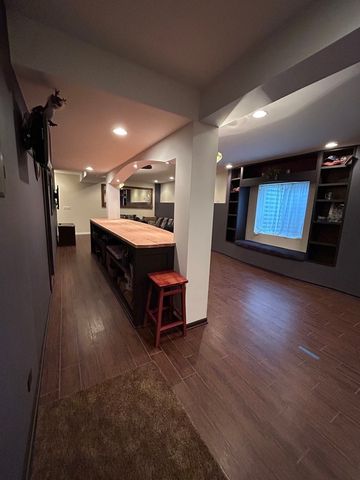 16 Robert Avenue, Prospect Heights, IL 60070