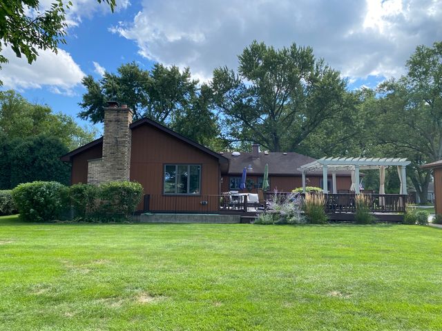 16 Robert Avenue, Prospect Heights, IL 60070