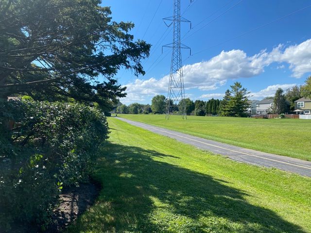 16 Robert Avenue, Prospect Heights, IL 60070