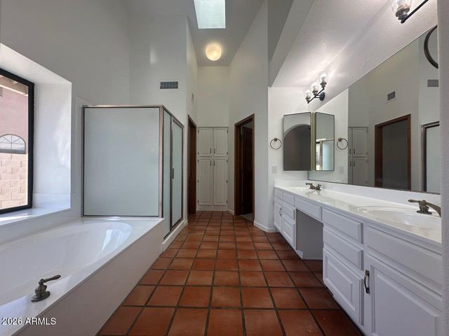 15 W BUENA VISTA Drive, Tempe, AZ 85284