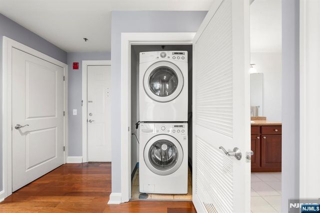 5105 City Place 5105, Edgewater, NJ 07020