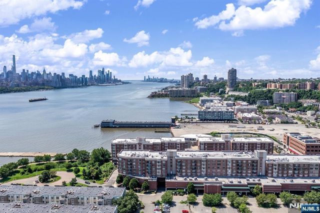 5105 City Place 5105, Edgewater, NJ 07020