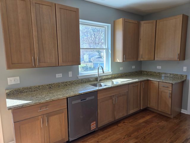 4 Joseph Court, Midlothian, IL 60445