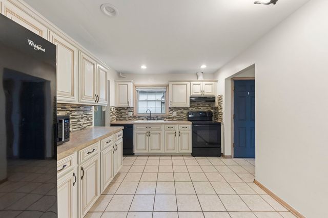 17908 Lorenz Avenue, Lansing, IL 60438