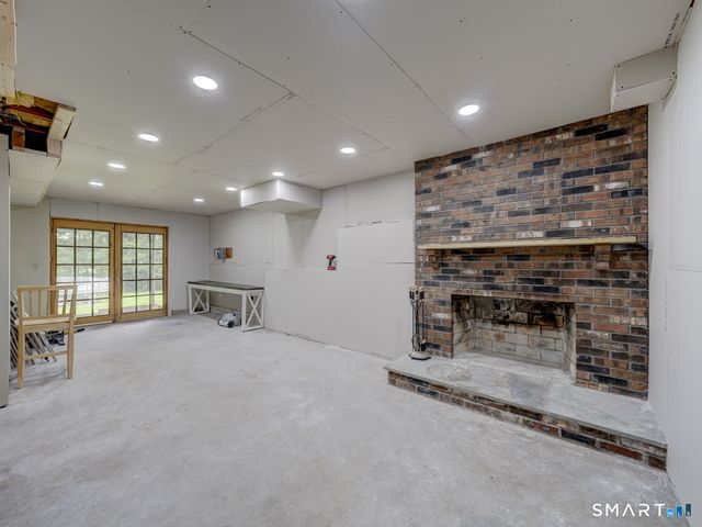 137 Hollyberry Lane, Plainville, CT 06062