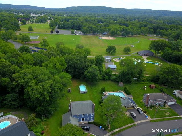 137 Hollyberry Lane, Plainville, CT 06062