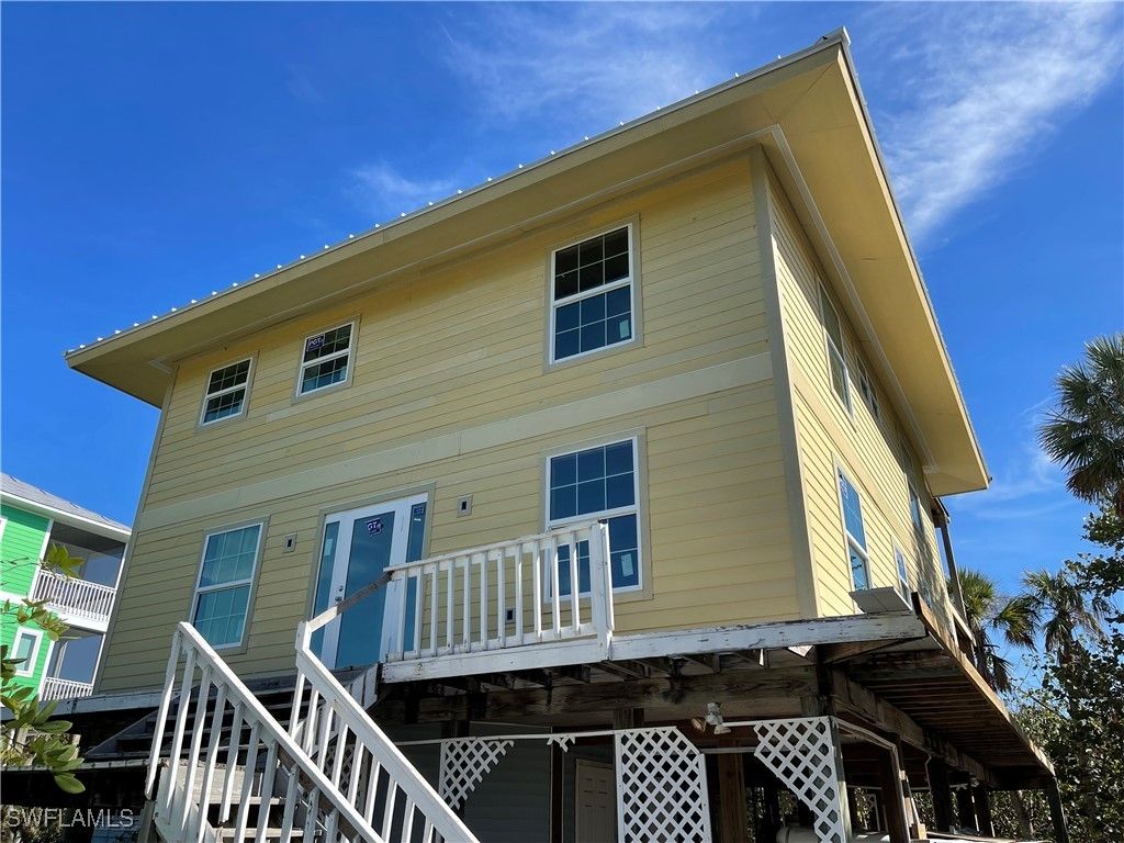 121 Swallow DR, Captiva, FL 33924
