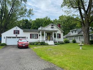 902 Hoosick Road, Brunswick, NY 12180